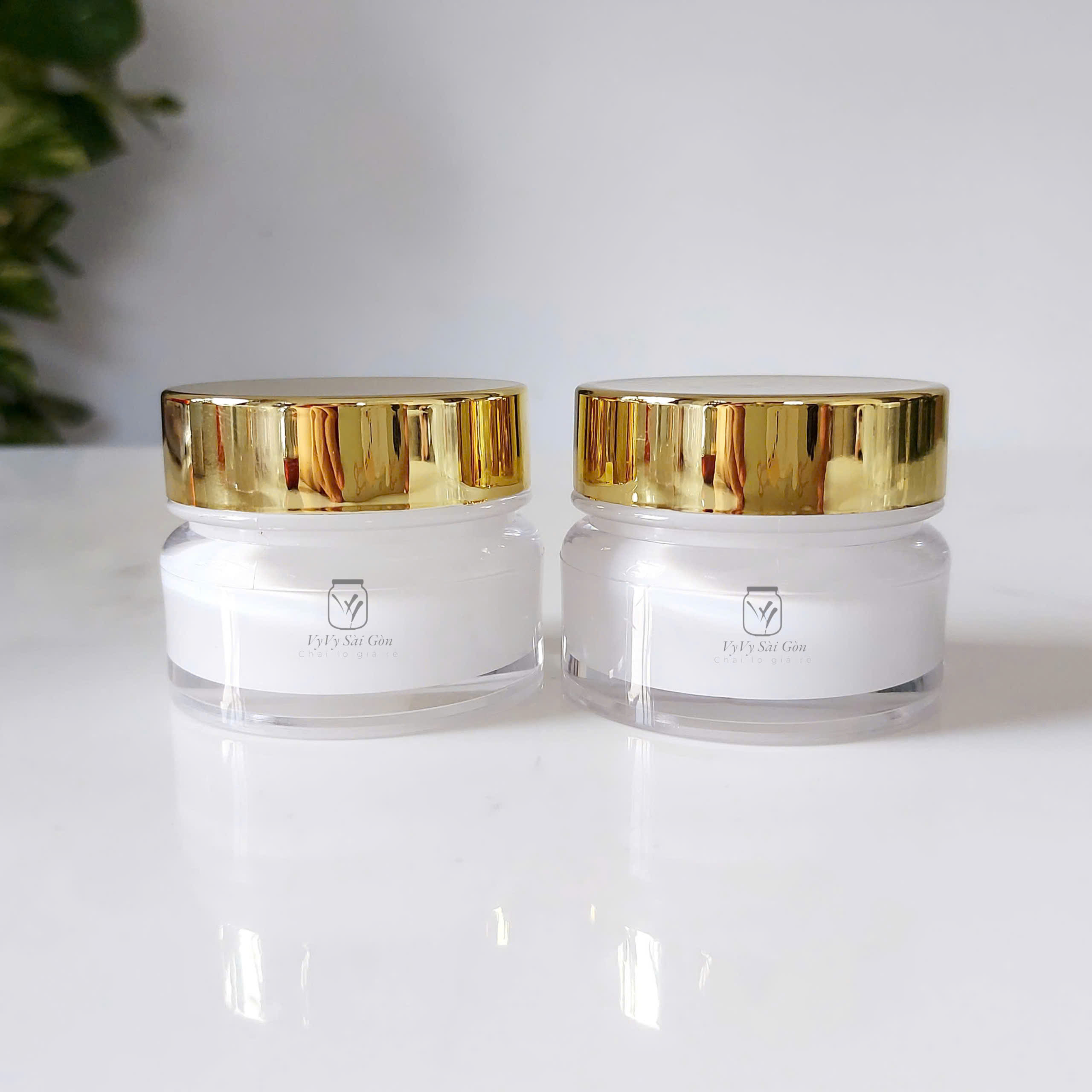 Hủ Q trắng nắp xi vàng